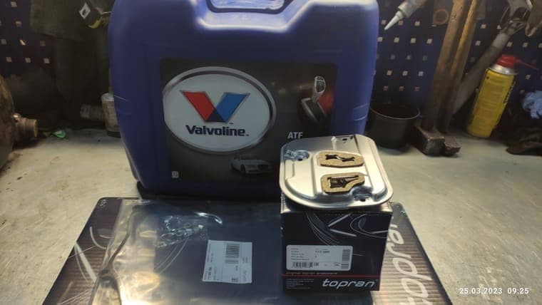 VW Tiguan | Пол­ная аппа­рат­ная заме­на мас­ла в АКПП 09M, Aisin TF-62SN