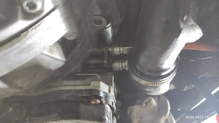 VW Tiguan | Пол­ная аппа­рат­ная заме­на мас­ла в АКПП 09M, Aisin TF-62SN