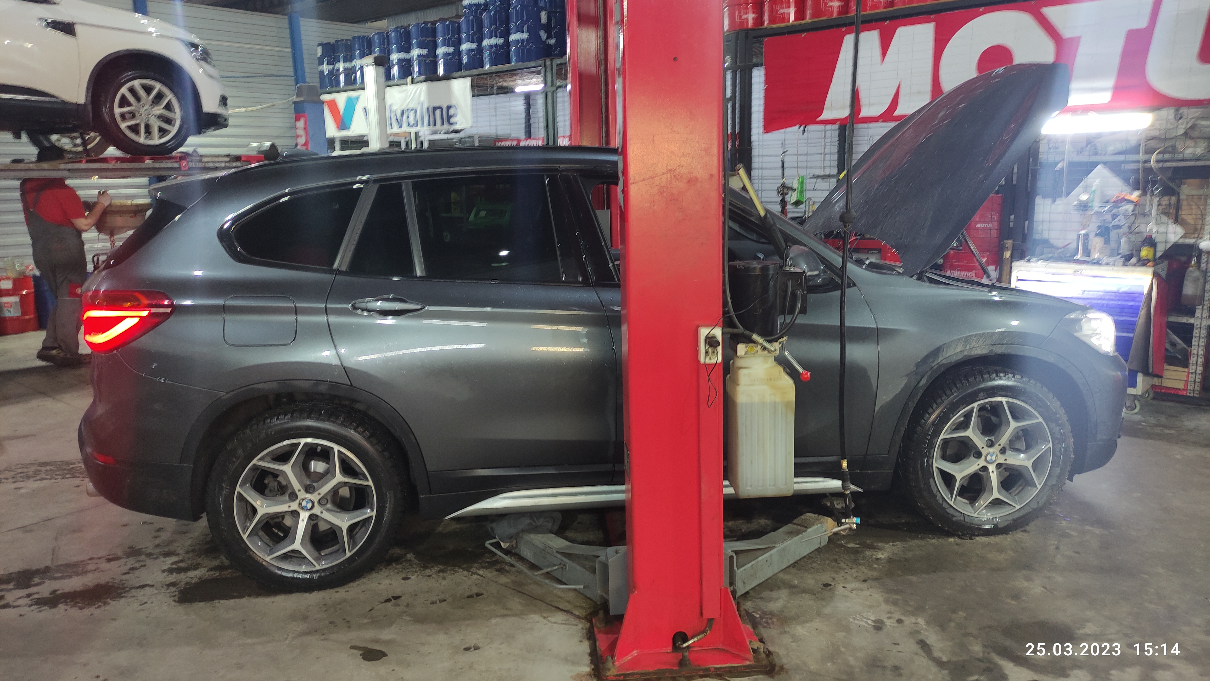 Техобслуживание: BMW X1 F48. Полная аппаратная замена масла в АКПП GA8G45AW, Aisin TG81SC