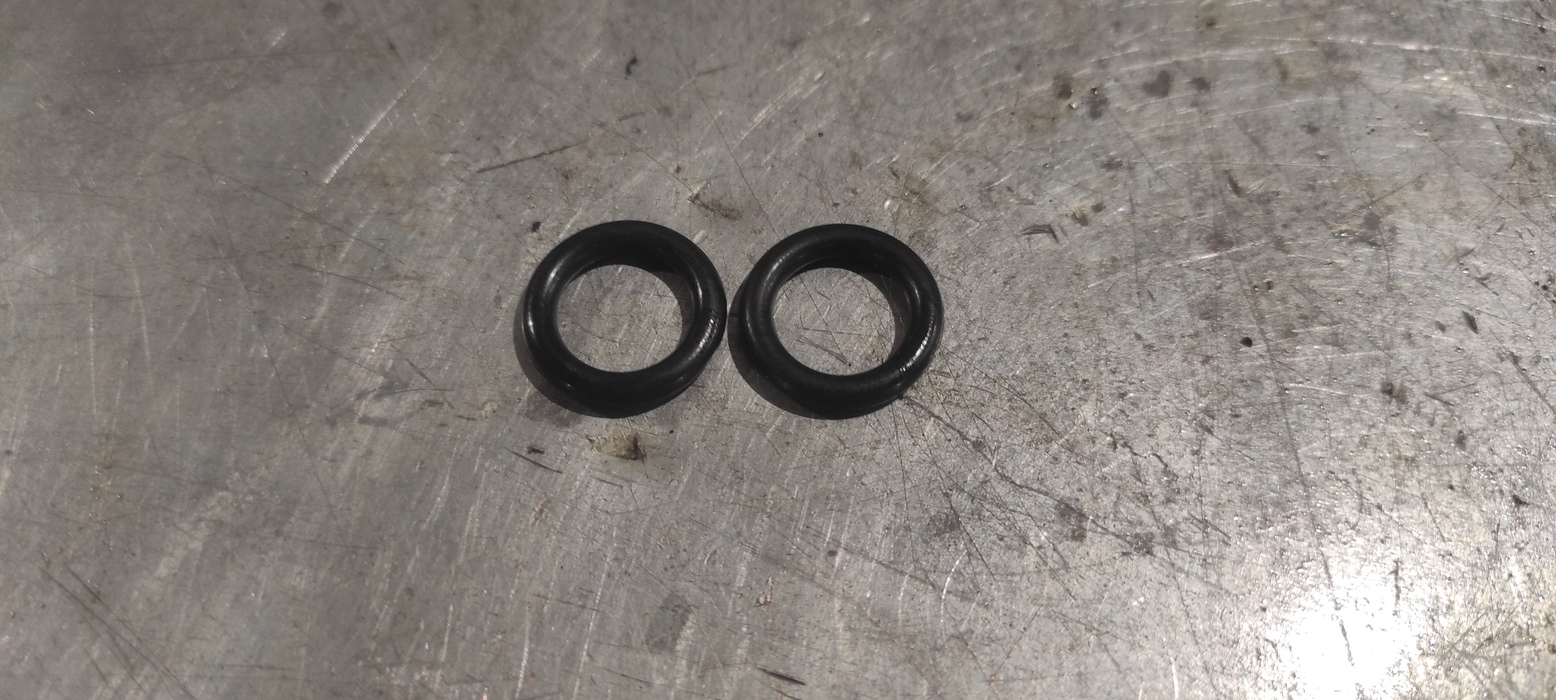 Для патрубков необходимы новые кольца-прокладки.