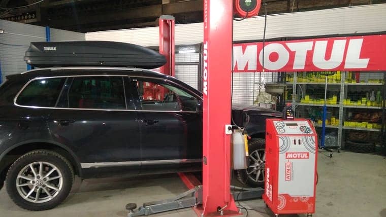 Техобслуживание: Volkswagen Touareg NF. Полная аппаратная замена масла в АКПП 0С8, TR-80SD, Aisin