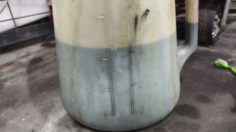 Старого масла с коробки слилось в районе 3,2 литра. Уровень масла до замены был в норме.