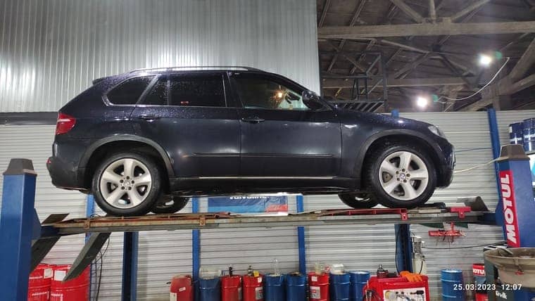 Техобслуживание: BMW X5 E70 3.0D. Пол­ная аппа­рат­ная заме­на мас­ла в АКПП ZF 6HP19