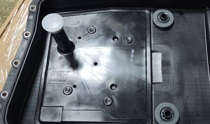 На оригинальном поддоне ZF есть надпись FILTRAN. SPX-Filtran один из мировых лидеров по производству фильтров для автоматов.