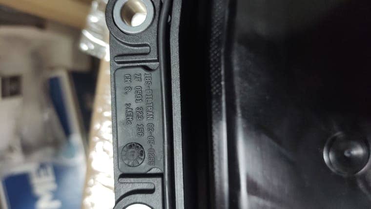 Номер на прокладке оригинального поддона ZF отчетливо различим.