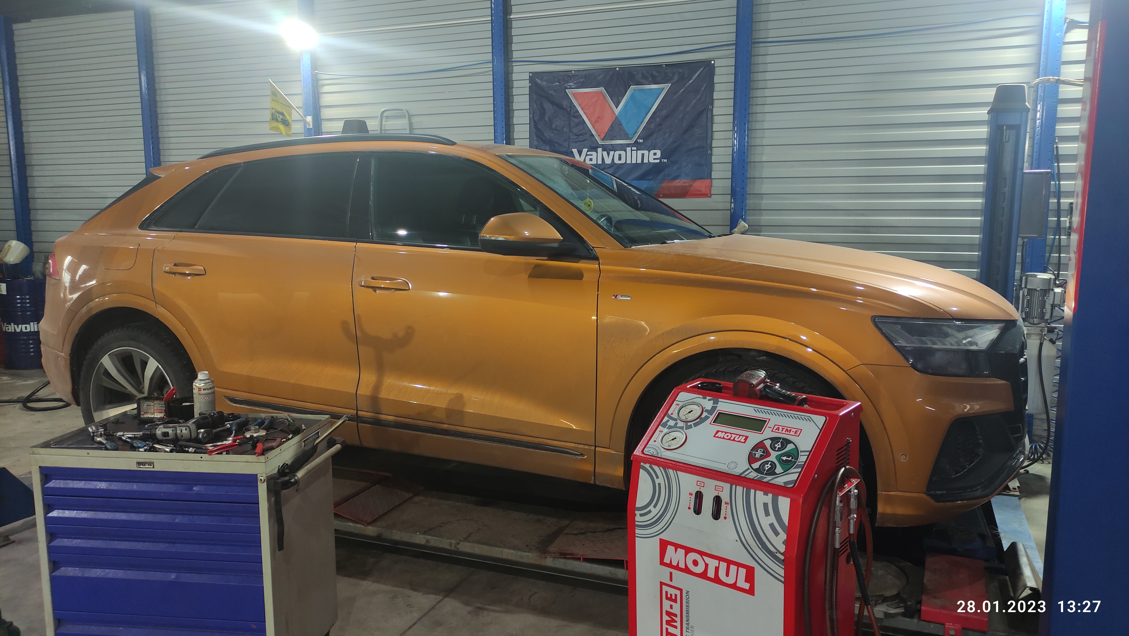 Техобслуживание: Audi Q8. Полная аппаратная замена масла в АКПП ZF 8HP65, 0D5