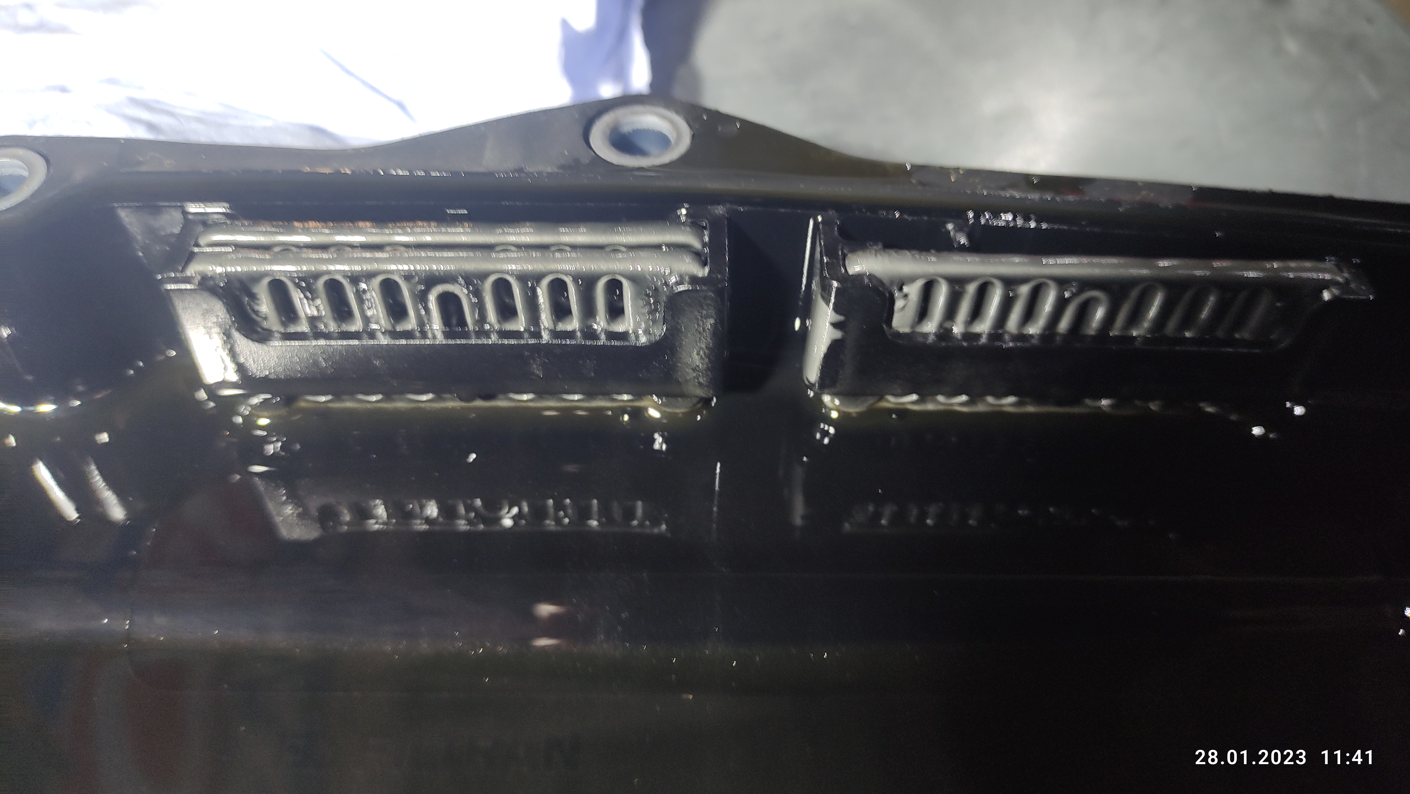 На магнитах есть немного фрикционной пыли. Видимых следов разрушения АКПП нет.