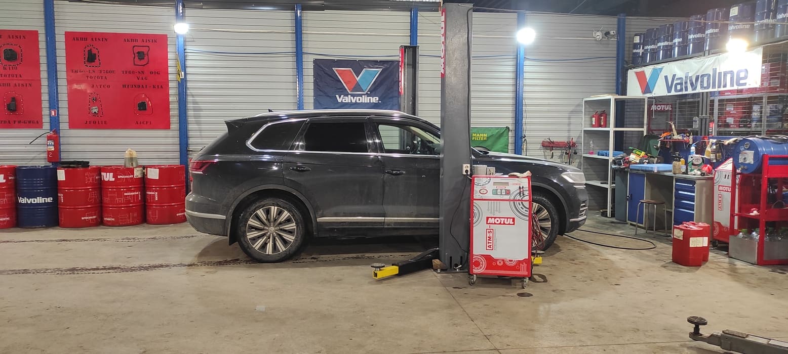 Техобслуживание: Volkswagen Touareg CR7. ТО трансмиссии : 8-ступ. АКПП ZF 8HР65, 0D5; межосевой дифференциал Torsen, редукторы