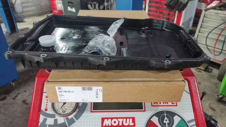 BMW X6 E71 | Пол­ная аппа­рат­ная заме­на мас­ла в АКПП ZF 8HP70, GA8HP70Z