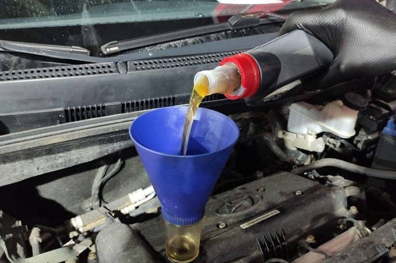 Hyundai Solaris | Заме­на мас­ла в дви­га­те­ле Gamma 1.4 лит­ра, 107 л. с.