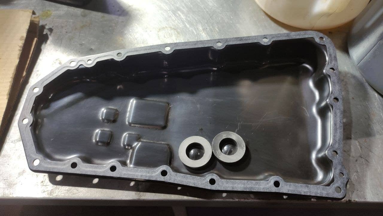 Очищенный поддон готов к монтажу на своё место