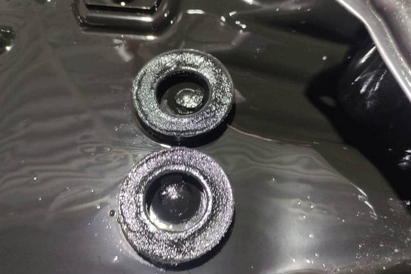 Обязательно оцениваем наличие и характеристики продуктов износа на улавливающих магнитах вариатора. Небольшое количество продуктов износа – это нормально. Вариатор эксплуатируется, износ понемногу идет. Поэтому важно использовать качественное масло, чтобы максимально замедлить износ.