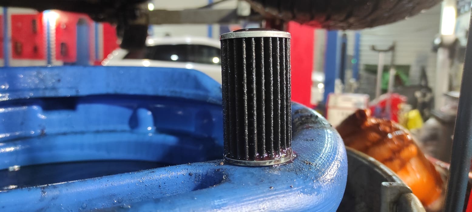 А вот и сам фильтр тонкой очистки вариаторного масла. Критических загрязнений на нём тоже не обнаружено.