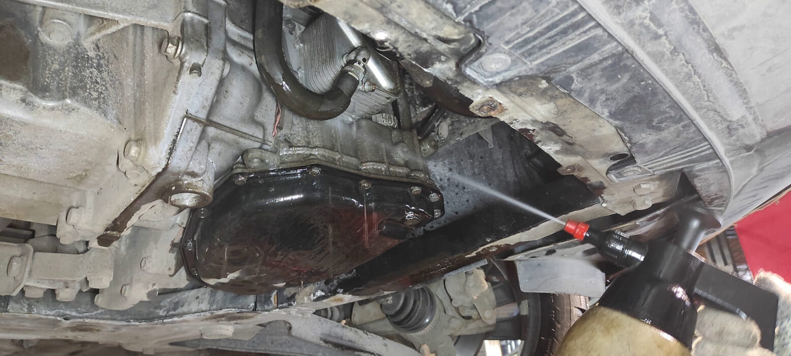 Замена масла завершена. Агрегаты очищаются от загрязнений специальной промывкой. Теперь мы встретимся после пробега в 60 00 км.